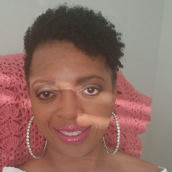 Profile Picture of Adriane Rucker (@adrianerucker) on Poshmark