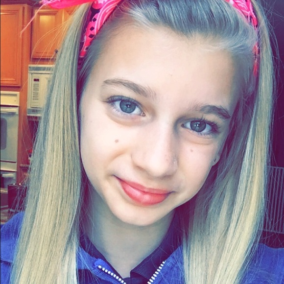 Profile Picture of Ellie Ramseth (@eramseth) on Poshmark