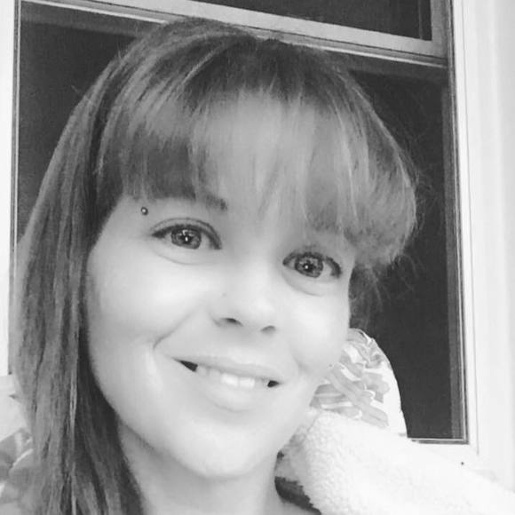 Profile Picture of Janet Murray (@janjan81) on Poshmark