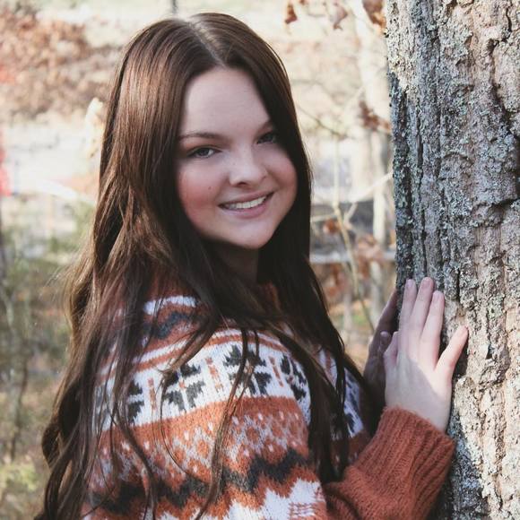 Profile Picture of Bailey Ratliff (@baileyratliffff) on Poshmark