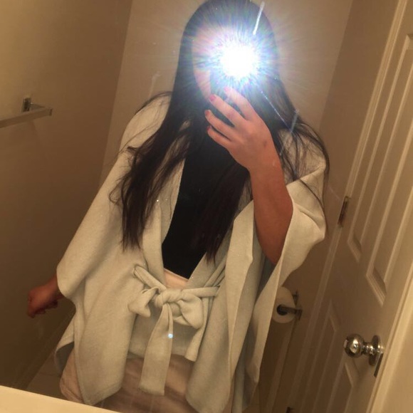 Profile Picture of Elizabeth Priego (@lolapriego) on Poshmark