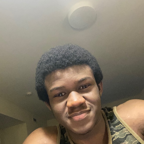 Bryan Henz - habada - Poshmark Profile Picture of Bryan Henz - habada (@bryanhabada) on Poshmark