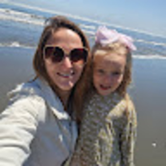 Profile Picture of Miranda Mccutchan (@mirandamccutcha) on Poshmark