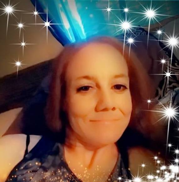 Profile Picture of Crystal Horton (@chorton61) on Poshmark
