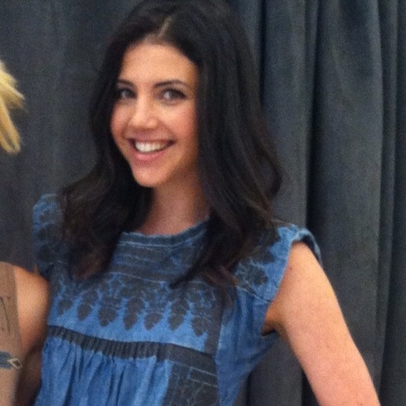 Profile Picture of Maddie Frohman (@mfrohman) on Poshmark