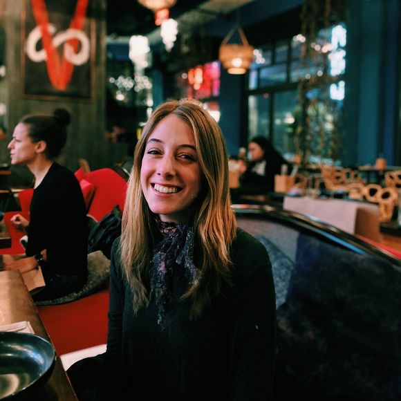 Profile Picture of Haley Oleynik (@haleyoleynik) on Poshmark