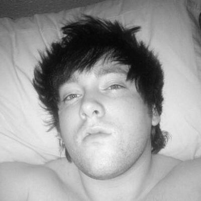 Profile Picture of Jonathan Connolly (@JonJon_Rawwwr) on Twitter