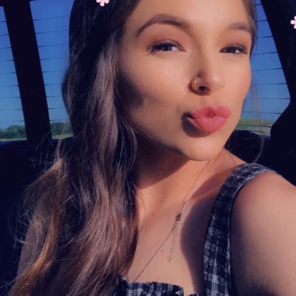 Profile Picture of Erica Arguello (@ericaarguello) on Poshmark