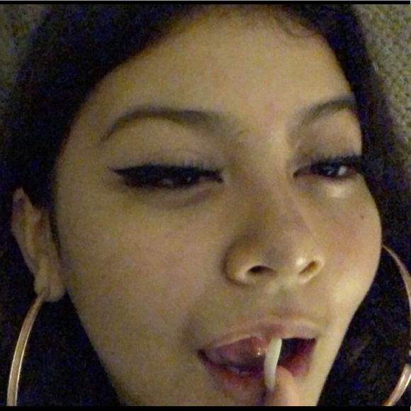 Profile Picture of Sarah Sitorus (@sarahsitorus) on Poshmark