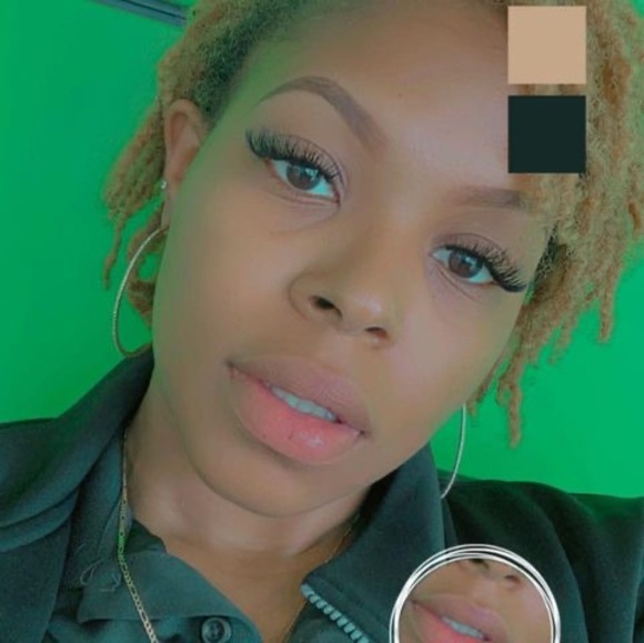 Profile Picture of Devonna Ingram (@vonna4u) on Poshmark