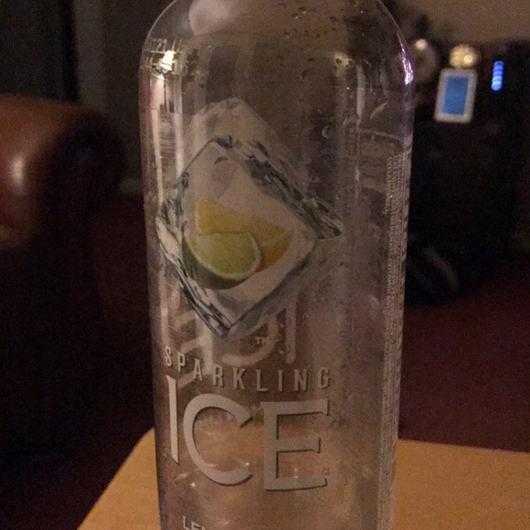 Profile Picture of Ofelia Daulerio (@odaulerio) on Poshmark