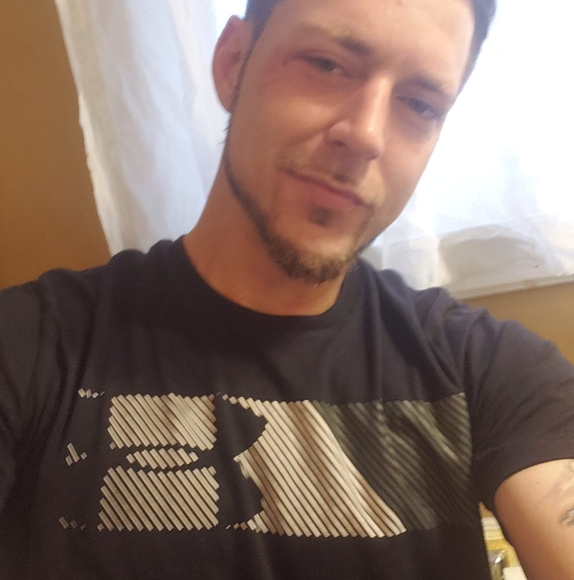 Profile Picture of Robert Riffert (@robertriffert) on Poshmark