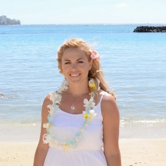 Profile Picture of Lisa Michel (@lilim2347) on Poshmark