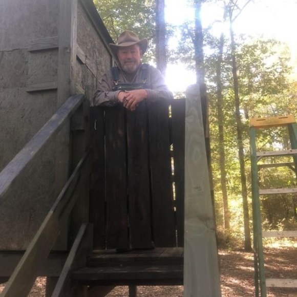 Profile Picture of Randall Eaves (@randalleaves) on Poshmark