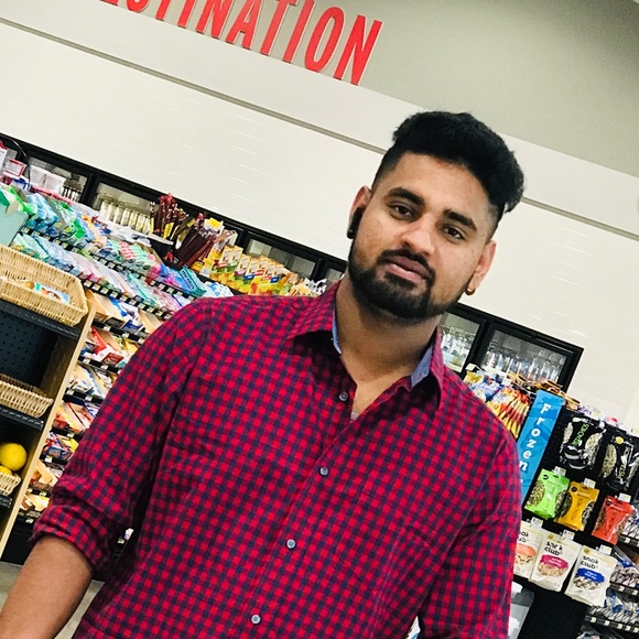 Profile Picture of Vicky Singh (@vickysingh845) on Poshmark