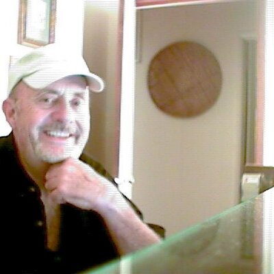 Profile Picture of Ray Broadbent (@rollcloud2001) on Twitter