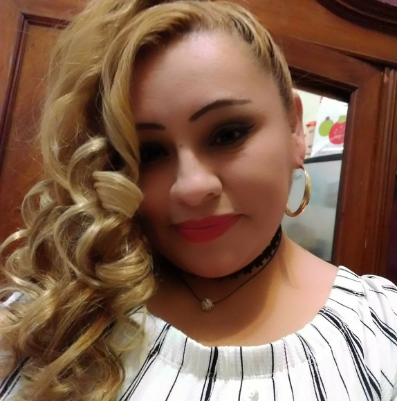 Profile Picture of Debra ann Donato (@debbieann210) on Poshmark