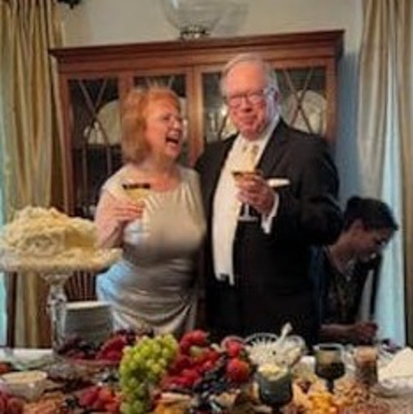 Profile Picture of Robert Towers (@rhtowers) on Poshmark