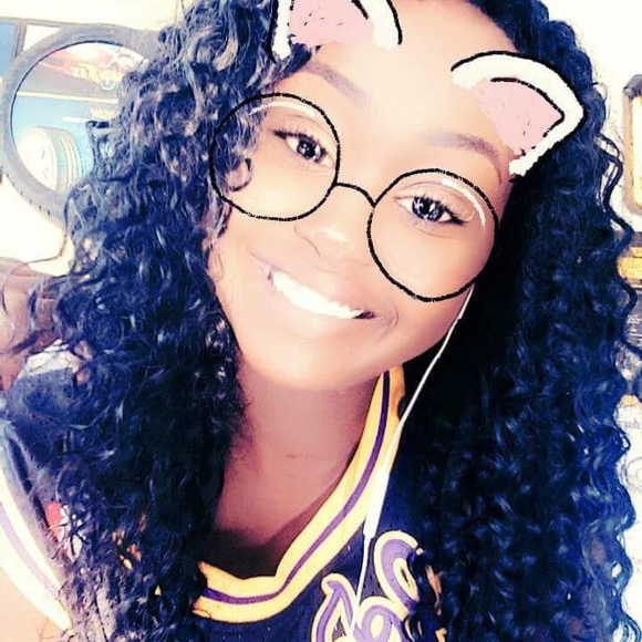 Jena Domach - Poshmark Profile Picture of Jena Domach (@jennesy23) on Poshmark