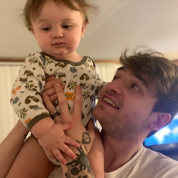 Profile Picture of Zachary Reeves (@zreeves242) on Poshmark