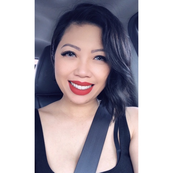 Profile Picture of H Nguyen (@hnguyen4727) on Poshmark