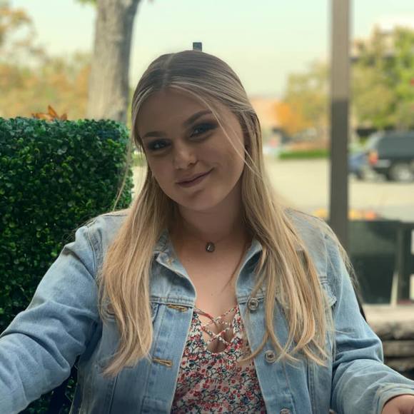 Profile Picture of Tyla Binkley (@tylabinkley) on Poshmark