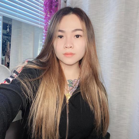 Profile Picture of Chi Huynh (@cherilillibay) on Poshmark