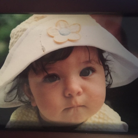 Profile Picture of Vicky Manasses (@vickymanasses) on Poshmark