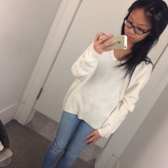 Profile Picture of Michelle Yu (@michelleyu719) on Poshmark