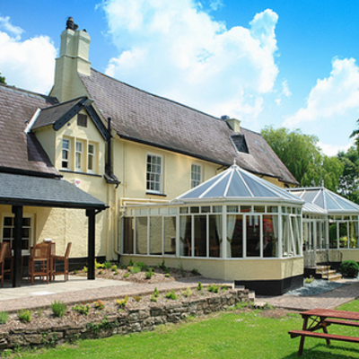 Profile Picture of Plas Derwen (@plasderwen) on Twitter