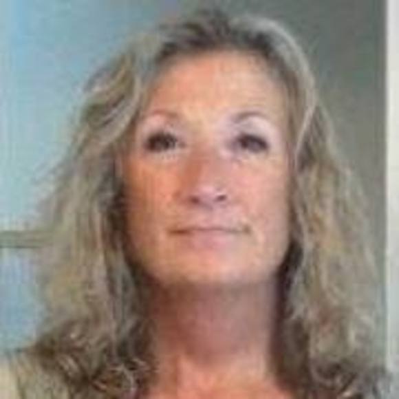 Profile Picture of Sharon Renstrom (@ladyr861) on Poshmark