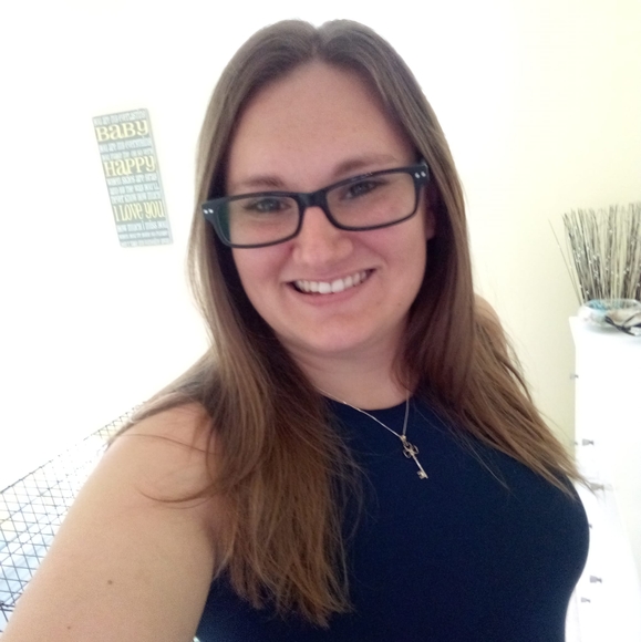 Profile Picture of Nicole Laegeler (@nlaegeler) on Poshmark