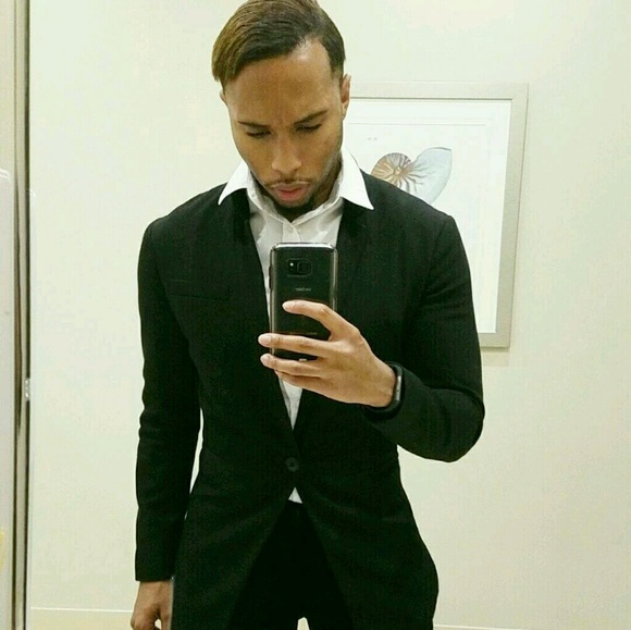 Profile Picture of Travis Grayson (@travygrayson) on Poshmark