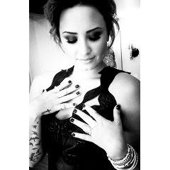 Profile Picture of Caroline Grayson (@yagurlcaroline) on Twitter