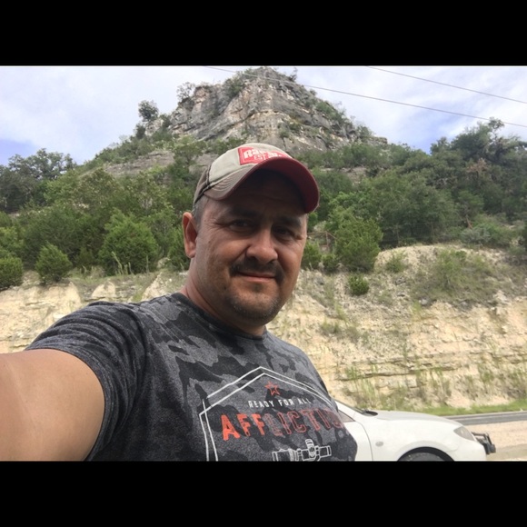 Julio Aldape - Poshmark Profile Picture of Julio Aldape (@linares801) on Poshmark