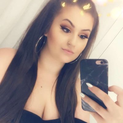 Profile Picture of Nicole Davidson (@nicoledaviidson) on Twitter