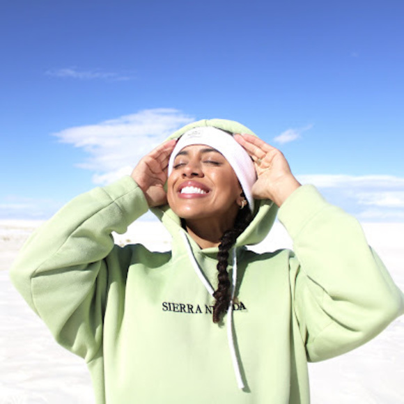 Profile Picture of Shanel Bramschreiber (@shanelbram) on Poshmark