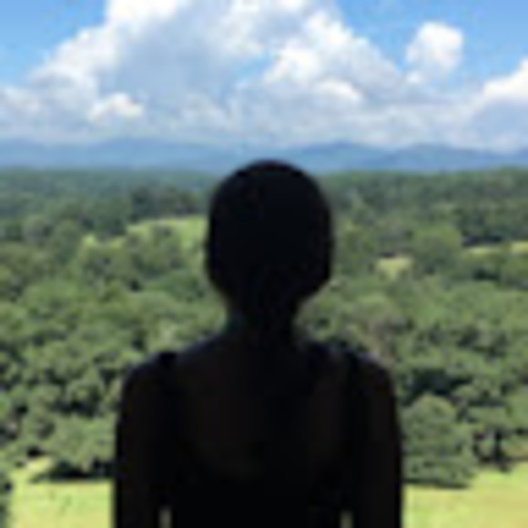 Hannah Bregman - Poshmark Profile Picture of Hannah Bregman (@hannahbregman16) on Poshmark