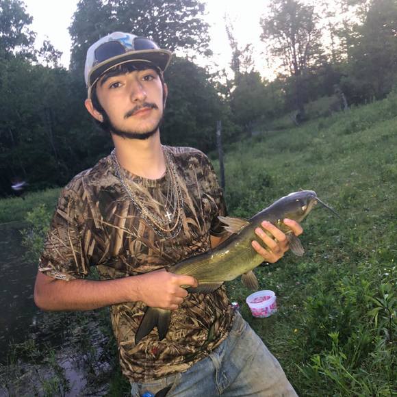 Profile Picture of Joshua Pitzer (@joshpitzer96) on Poshmark