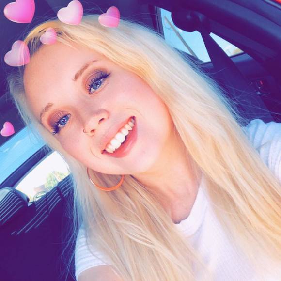 Profile Picture of Haley Mullen (@haleymullen828) on Poshmark