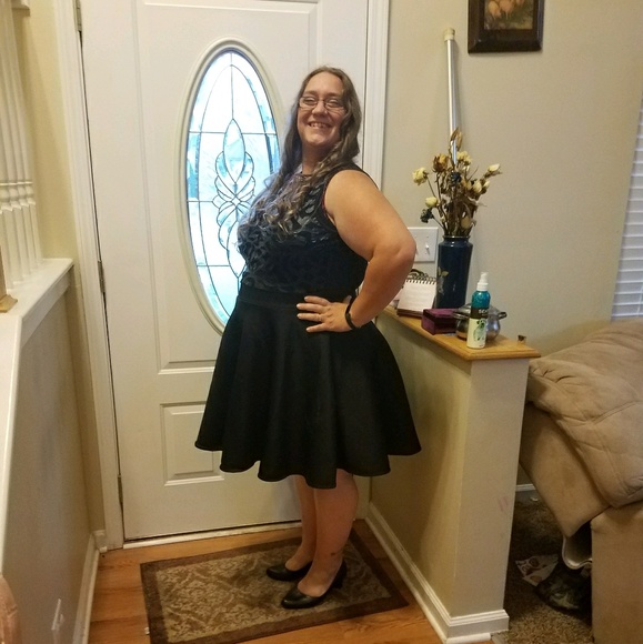 Profile Picture of Barbara Bridgman (@bmbtab) on Poshmark