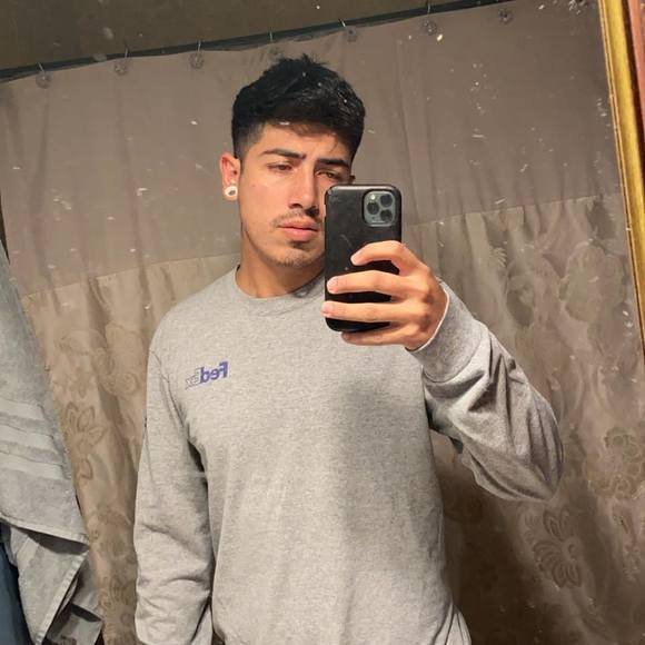 Profile Picture of Andrew Contreras (@drewcifur666) on Poshmark