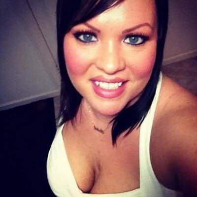 Profile Picture of Amber Freed (@ambular31584) on Twitter