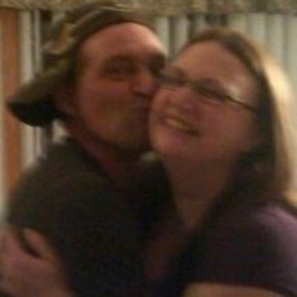 Profile Picture of Rebecca Motzko (@bmotz85) on Poshmark