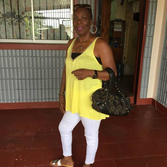 Profile Picture of Veronica Trotman (@vtrotman) on Poshmark