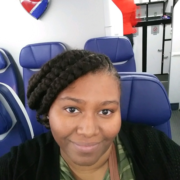 Profile Picture of Larashia Taylor (@larashia) on Poshmark