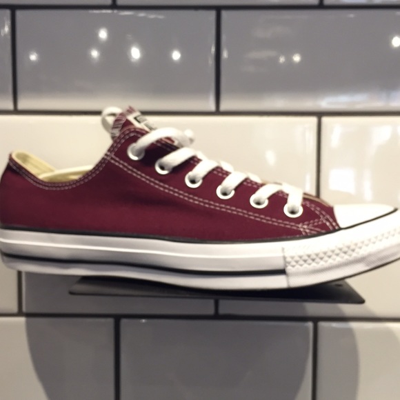 Profile Picture of Elli Strittmater (@ellis19860) on Poshmark