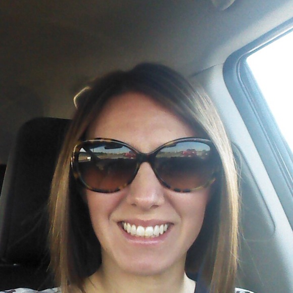 Profile Picture of Hayley Raiden (@hraiden) on Poshmark