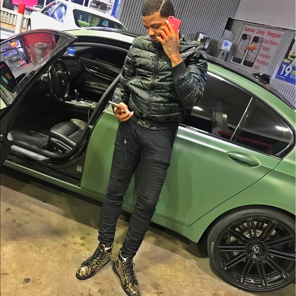 Profile Picture of Feetha Feetha (@feethafeetha1) on Poshmark