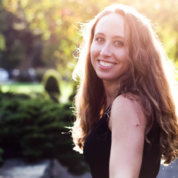 Profile Picture of Lara Graulich (@lara_graulich) on Poshmark